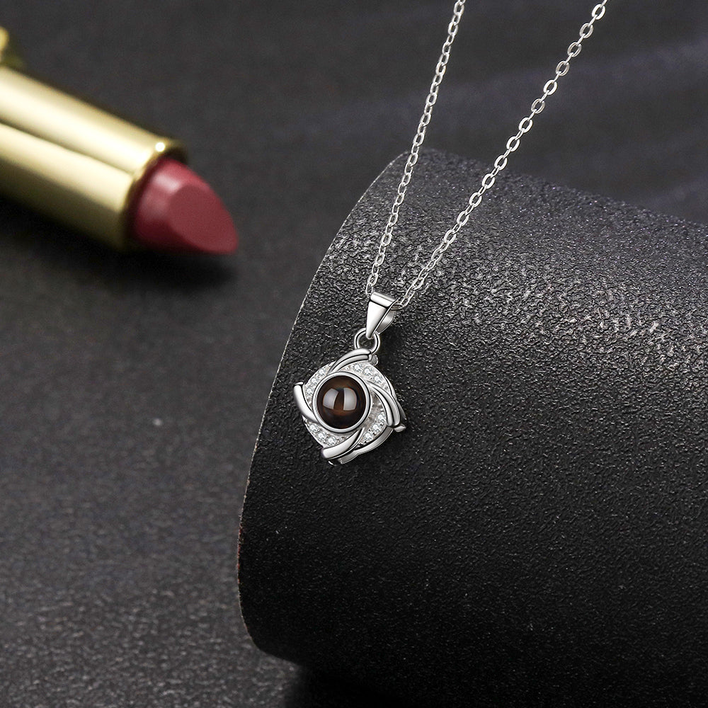 Infinite Glimpse Necklace